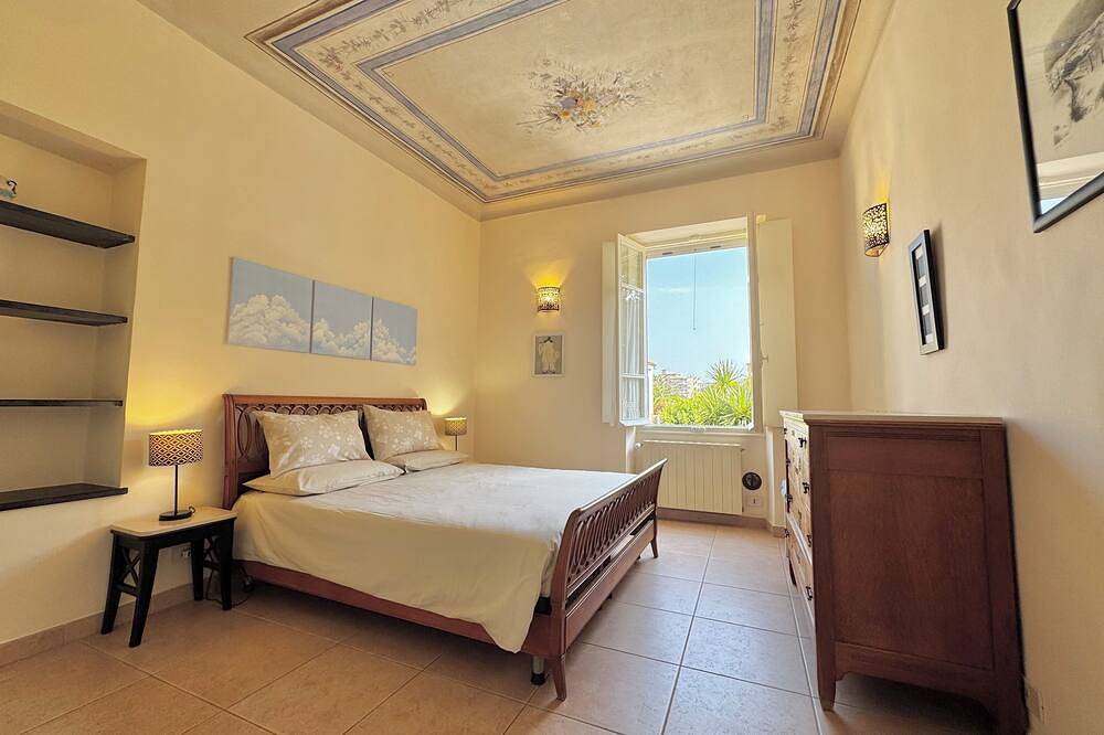 Appartamento intero, Villa storica I Giardino | Mare 5 min | 6 ospiti I Parcheggio privato in Vallecrosia, Riviera di Ponente