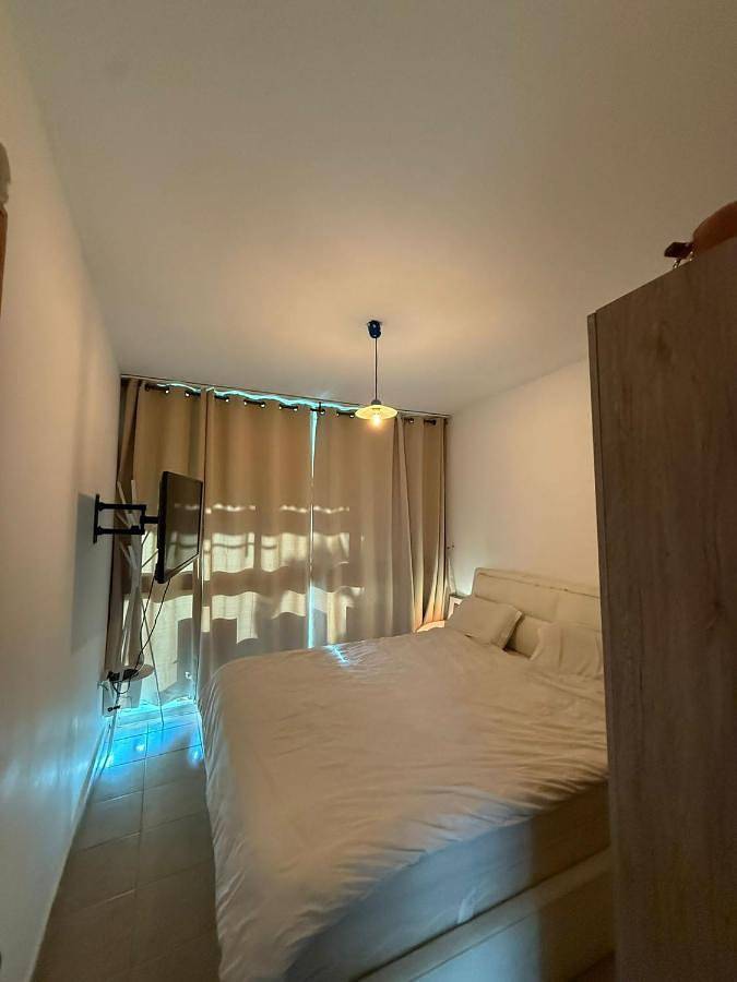 Location de vacances pour 2 personnes, avec vue et sauna ainsi que piscine et jardin dans Cesaree