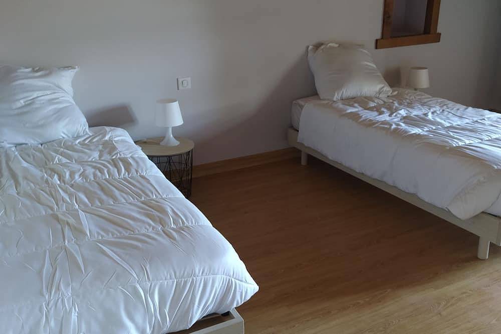 Maison alliant ancien et moderne en Aveyron in Lédergues, Aveyron