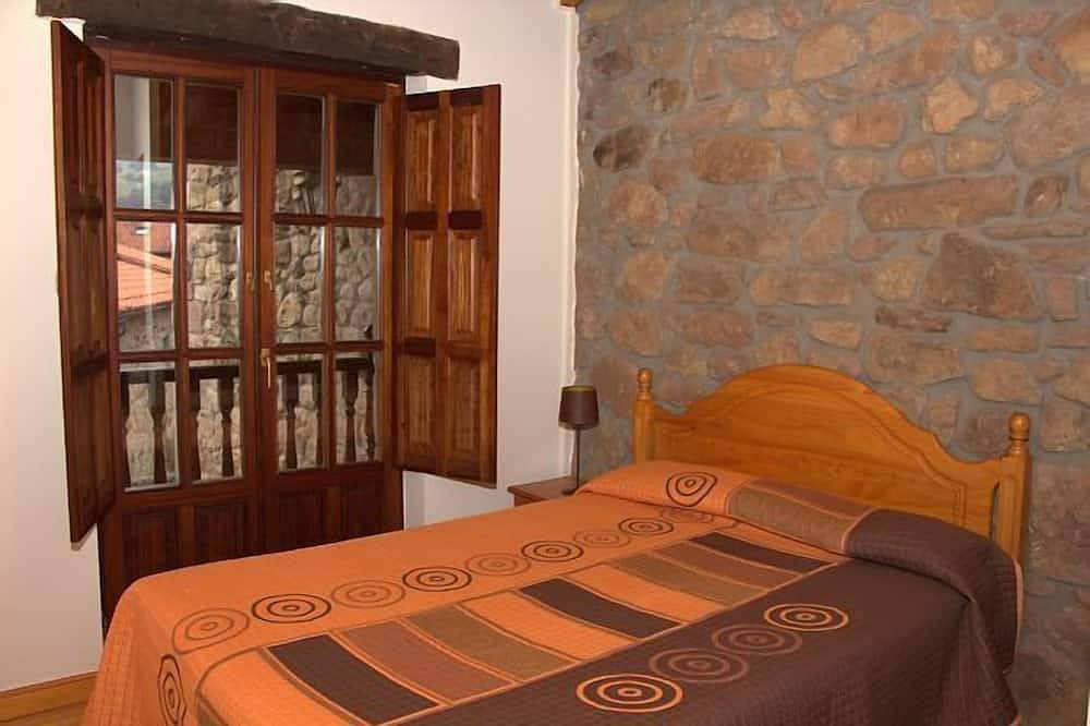 The House of Consuelo (3) for 6/7 people in Torrelavega, Cantabrian Coast