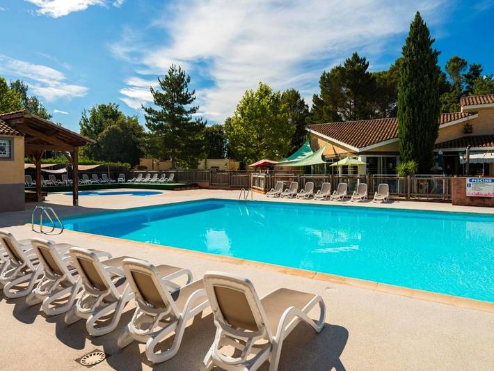 Parc de vacances pour 4 personnes, avec piscine ainsi que terrasse et jardin à Gaujac - 3