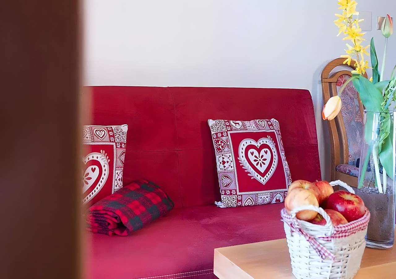 Ganze Wohnung, Apartment Lechnerhof Alpenrose mit Bergblick, Gemeinschaftsterrasse und Wlan in Schenna, Passeiertal