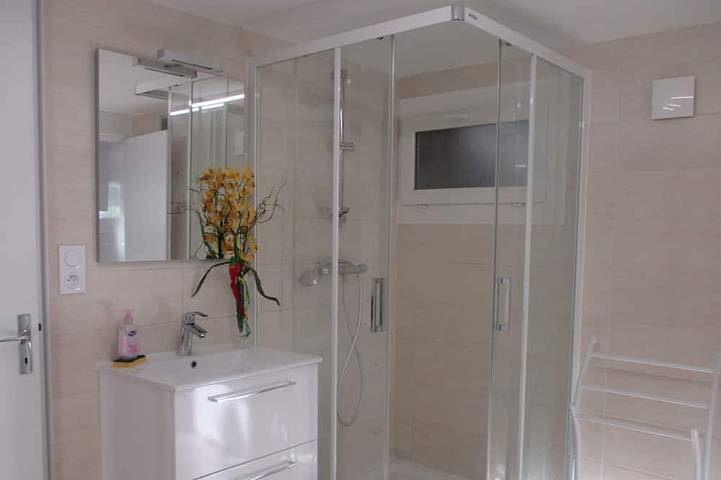 Appartement entier, Appart 2/5 pers. clair, confortable, jardin privatif, barbecue, salon de jardin. in Mimizan, Côte d’Argent
