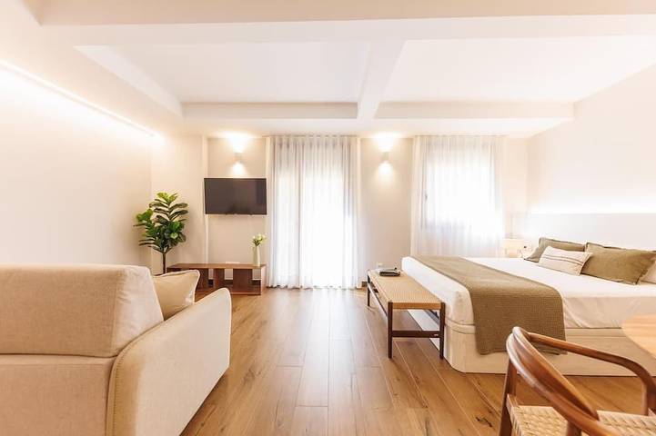 Ganze Wohnung, Bravissimo Studio Rei Martí, renoviertes Studio mit Aufzug in Gironas Altstadt in Girona, Gironès