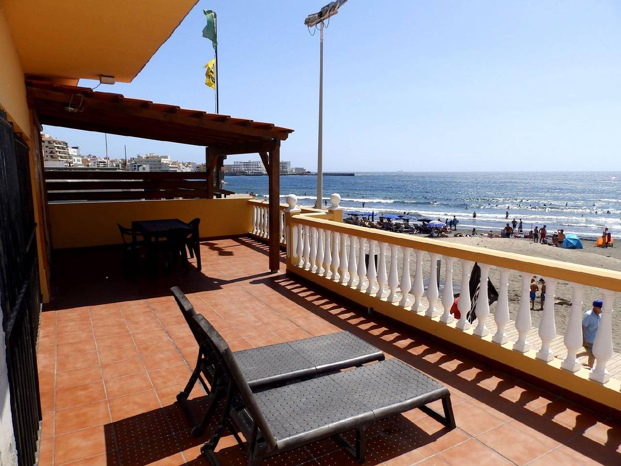 Casa con wifi y terraza en primera línea de playa in Playa el Médano, Granadilla de Abona