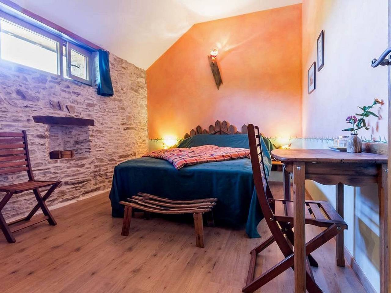 Encantadora habitación rústica con desayuno, chimenea, cama de bebé y calefactor de biberones in Bouvron, Châteaubriant y alrededores