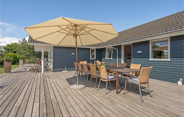 Ferienhaus für 14 Personen, mit Terrasse und Whirlpool sowie Garten und Sauna in Lolland-Falster - 4