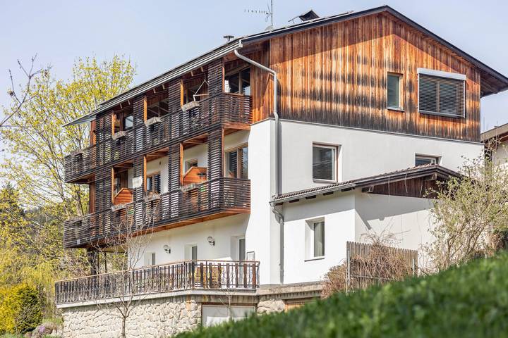 Hel lejlighed, Apartment 'Silbernagl Sonnig Mit Gartenblick' with Lake View, Shared Terrace and Wi-Fi in Issing, Pfalzen
