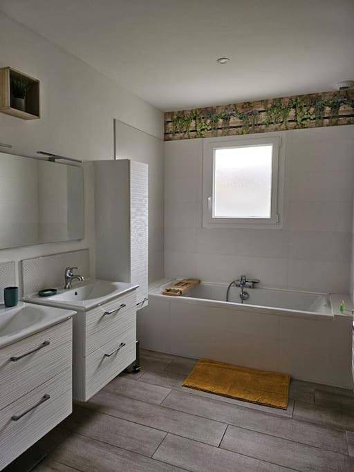Three-Bedroom Villa in Esnandes, Région de La Rochelle