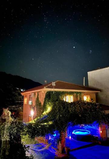 Chalet para 7 personas, con jacuzzi además de jardín y piscina, Familias con niños en Provincia de Cáceres