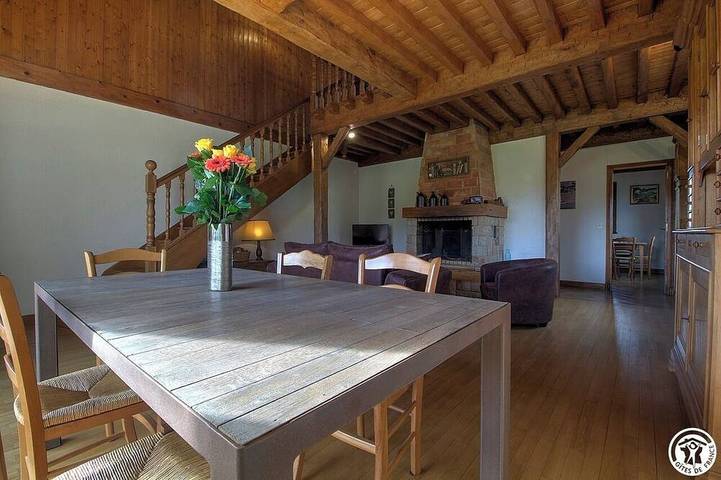 Location de vacances pour 6 personnes, avec Balcon et Jardin à Thézillieu