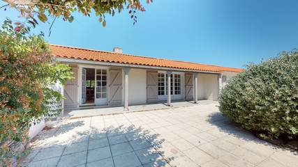 Gîte pour 8 personnes, avec jacuzzi ainsi que jardin et terrasse dans Plage de La Parée