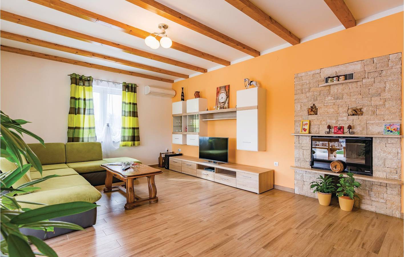 Geräumige 2-Zimmer-Wohnung mit WLAN, Pool und Terrasse in Filipana, Südküste Istrien