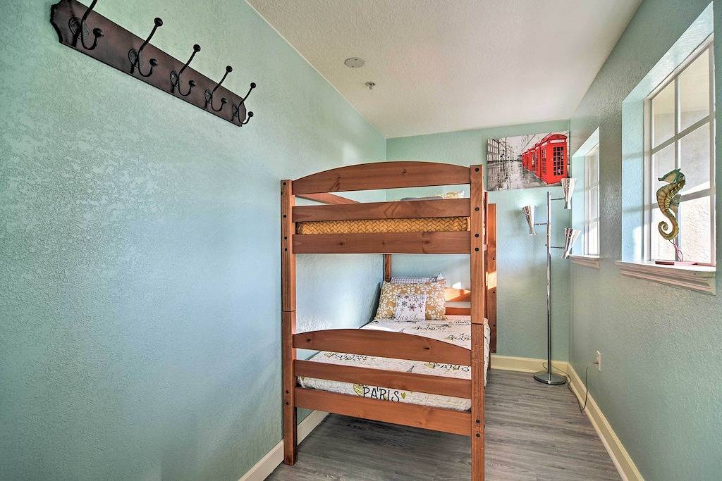 Clearwater Beach Hideaway: Walkable Location! in Clearwater Beach, Clearwater