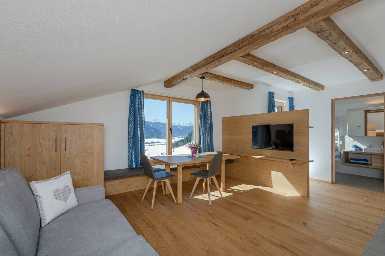 Appartamento intero, Appartamento 'Ausserharmerhof Himmelreich' con vista sulle montagne, giardino comune e Wi-Fi in Monti del Villgraten, Valle di Casies