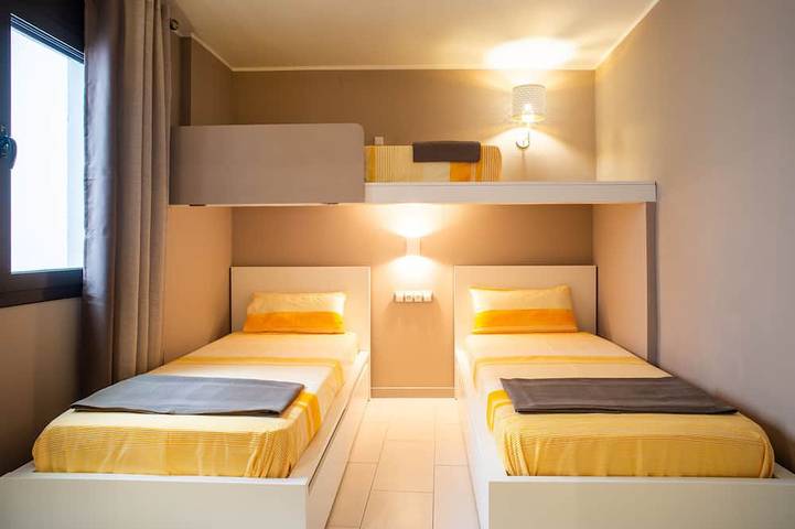 Gîte pour 5 personnes, avec balcon à Figueras - 2