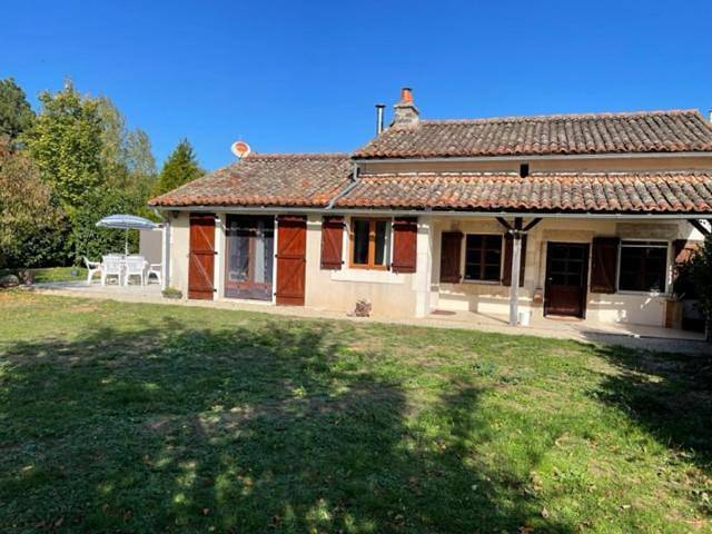 Location de vacances pour 7 personnes, avec terrasse à Blanzay - 4