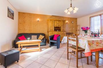 Gîte pour 7 personnes, avec balcon dans Office De Tourisme Des Albiez