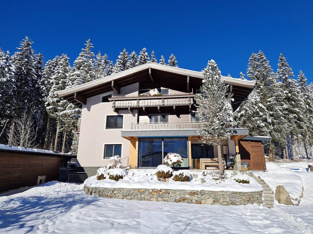 Ganze Wohnung, Großzügiges Wohnen mit alpinem Charme und Balkon in Neukirchen am Großvenediger, Pinzgau