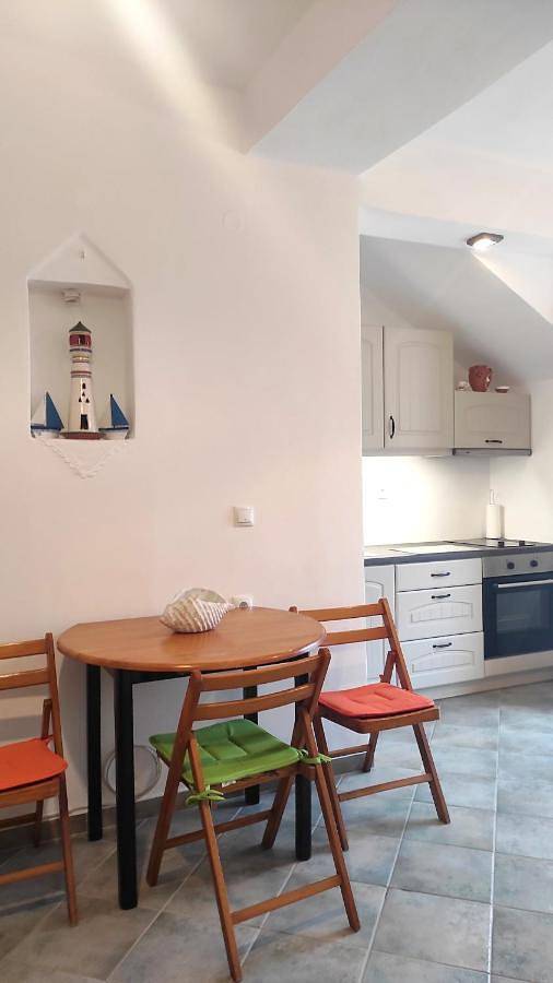 Gîte pour 4 personnes, avec terrasse et vue dans Kamarès