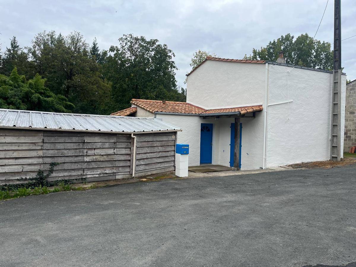 Appartement entier, Two-Bedroom Apartment in Chantonnay, Région de La Roche-sur-Yon