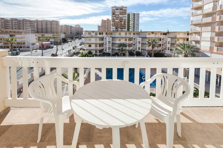 Entire apartment, Apartment 'Vistas A Los 2 Mares' with Sea View, Shared Pool and Air Conditioning in Playa El Arenal/Playa Pedrucho (La Manga), San Javier