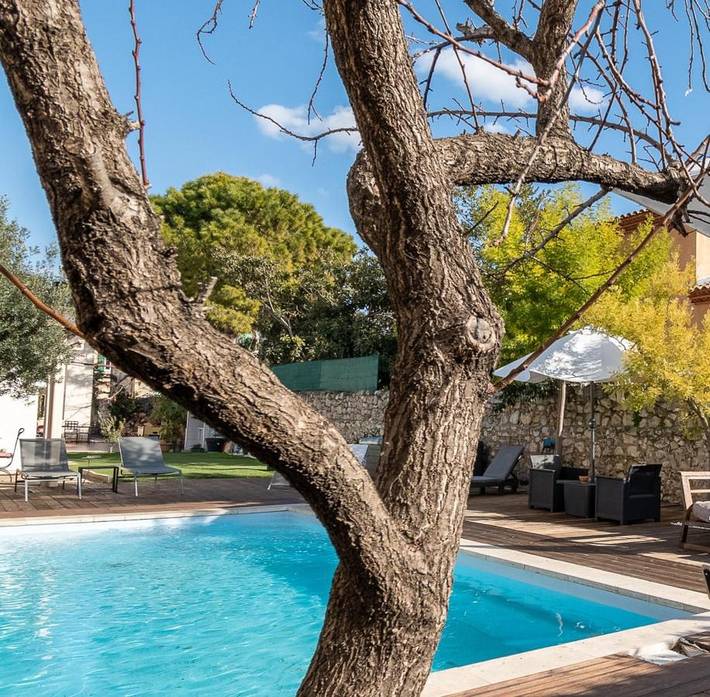 Gîte pour 2 personnes, avec piscine ainsi que vue et jardin à Marseille