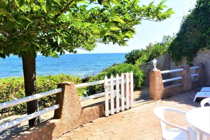 Location de vacances pour 4 personnes, avec Terrasse à Sari-Solenzara