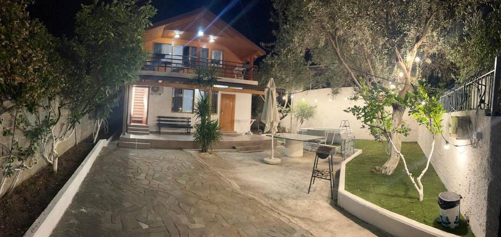 Chalet para 13 personas, con jardín además de piscina y vistas - 1