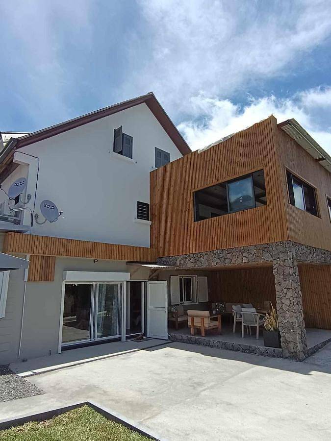 Location de vacances pour 6 personnes, avec terrasse et vue à Cilaos