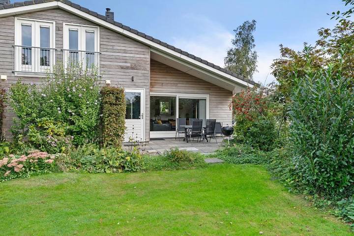 Ferienhaus für 6 Personen, mit Terrasse und Garten