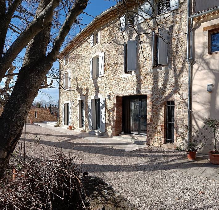 Gîte pour 8 personnes, avec piscine