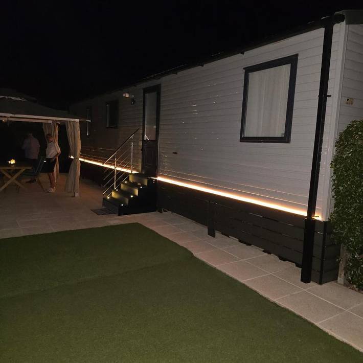 Camping für 4 Personen, mit Terrasse und Garten sowie Pool in Grimaud