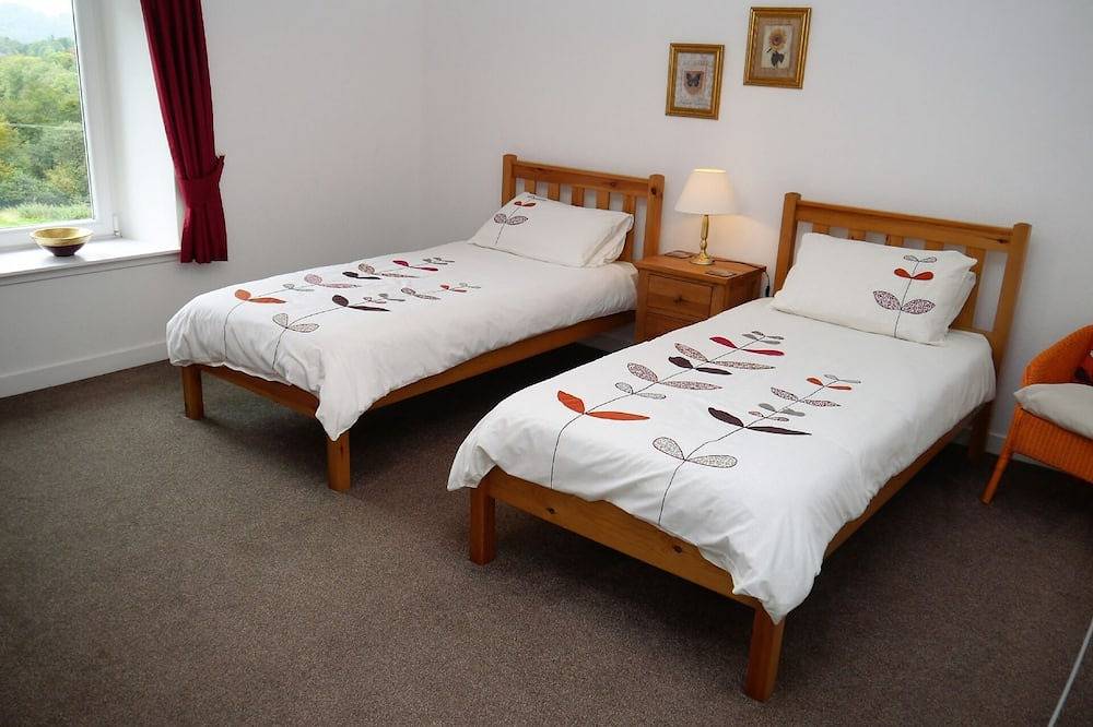Swallow Cottage -  a cottage that sleeps 6 guests  in 3 bedrooms in Dalbeattie, Dumfries and Galloway