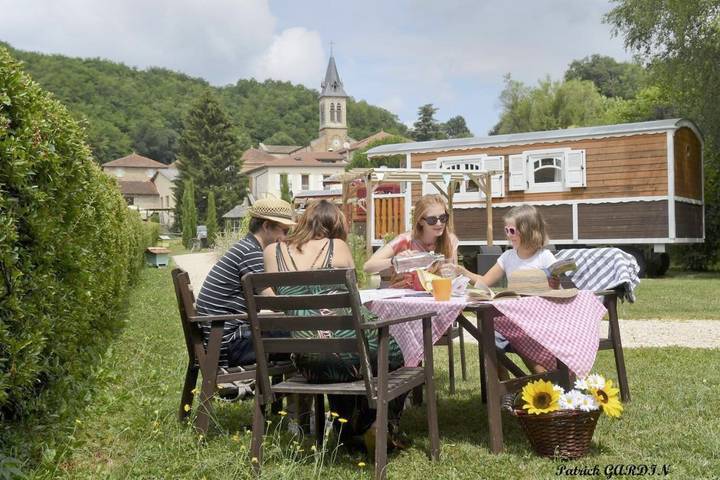 Hôtel pour 2 personnes, avec terrasse et jardin, animaux acceptés à Hauterives - 4
