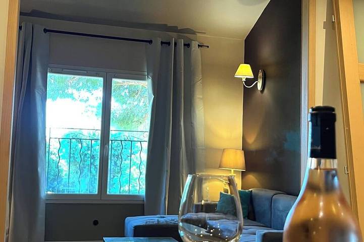 Appartement entier, Appartement 70 m2 piscine de la propriété, parking, mer 4 km in Sérignan, Côte méditerranéenne (France)