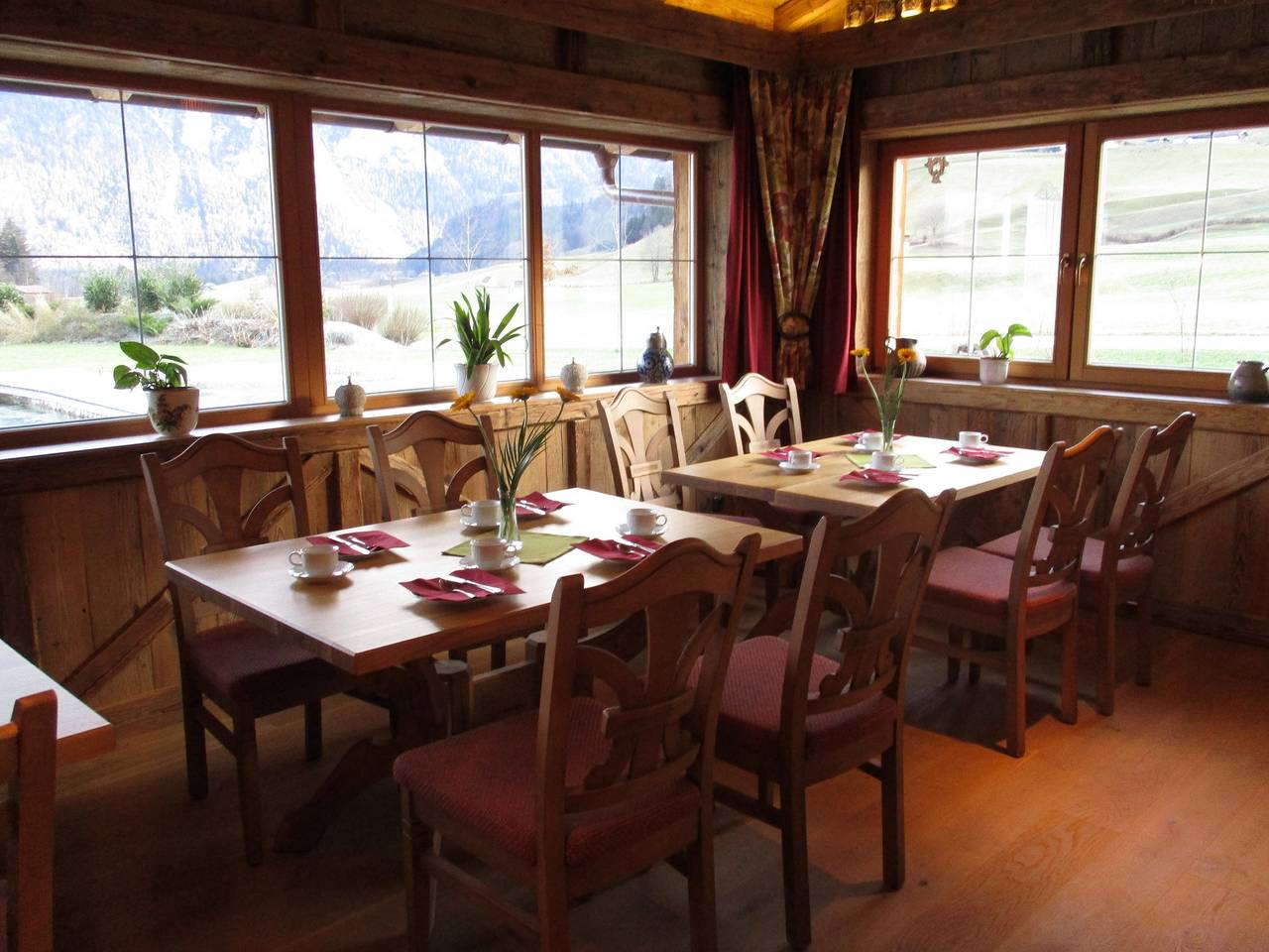 Zeller Hof - Doppelzimmer Ohne Balkon Ohne Klimaanlage Nr. 1,6,7, in Ruhpolding, Bayerische Alpen