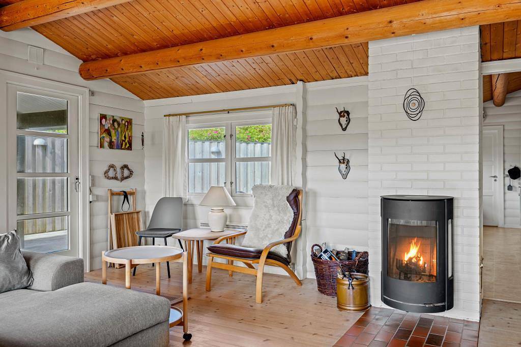 Beautiful holiday home just behind the dunes - sleeps 4 in Vejers Beach, Varde Region
