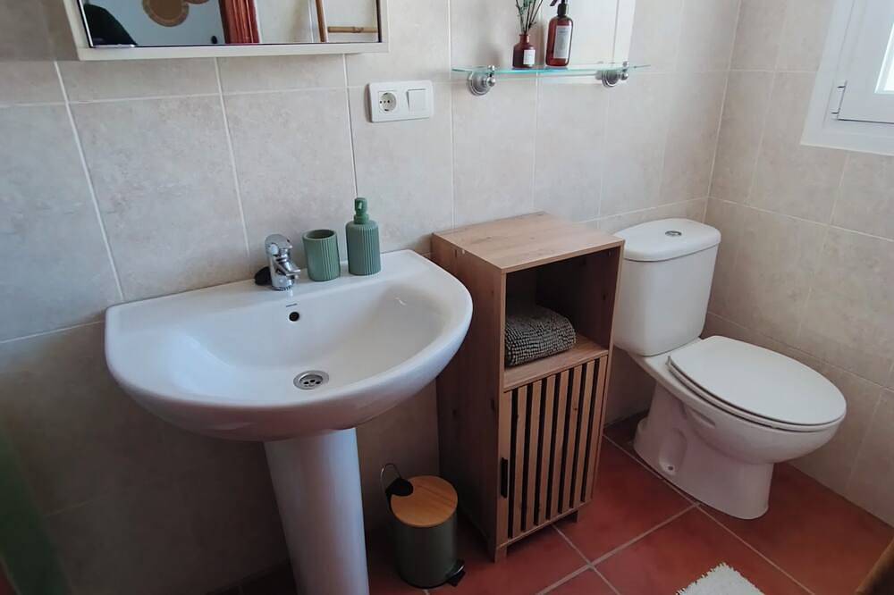 Cozy house in a picturesque white mountain village in Canillas de Albaida, Málaga Province