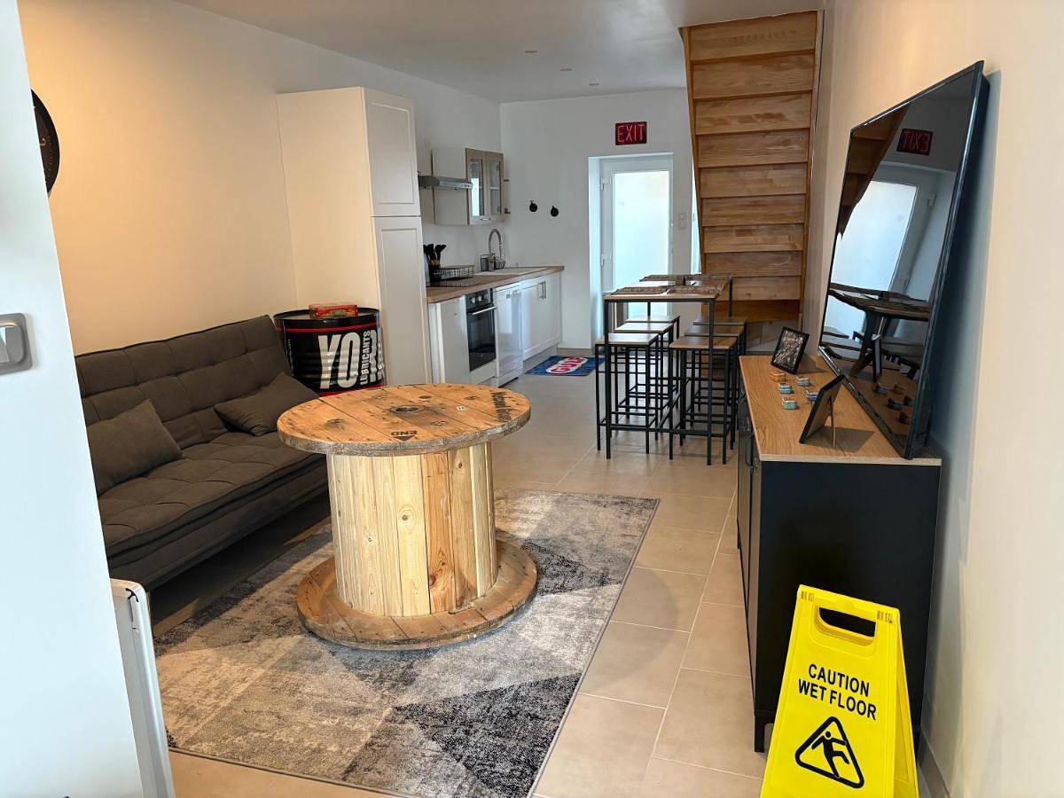 Appartement entier, Three-Bedroom Apartment in Corre, Haute-Saône