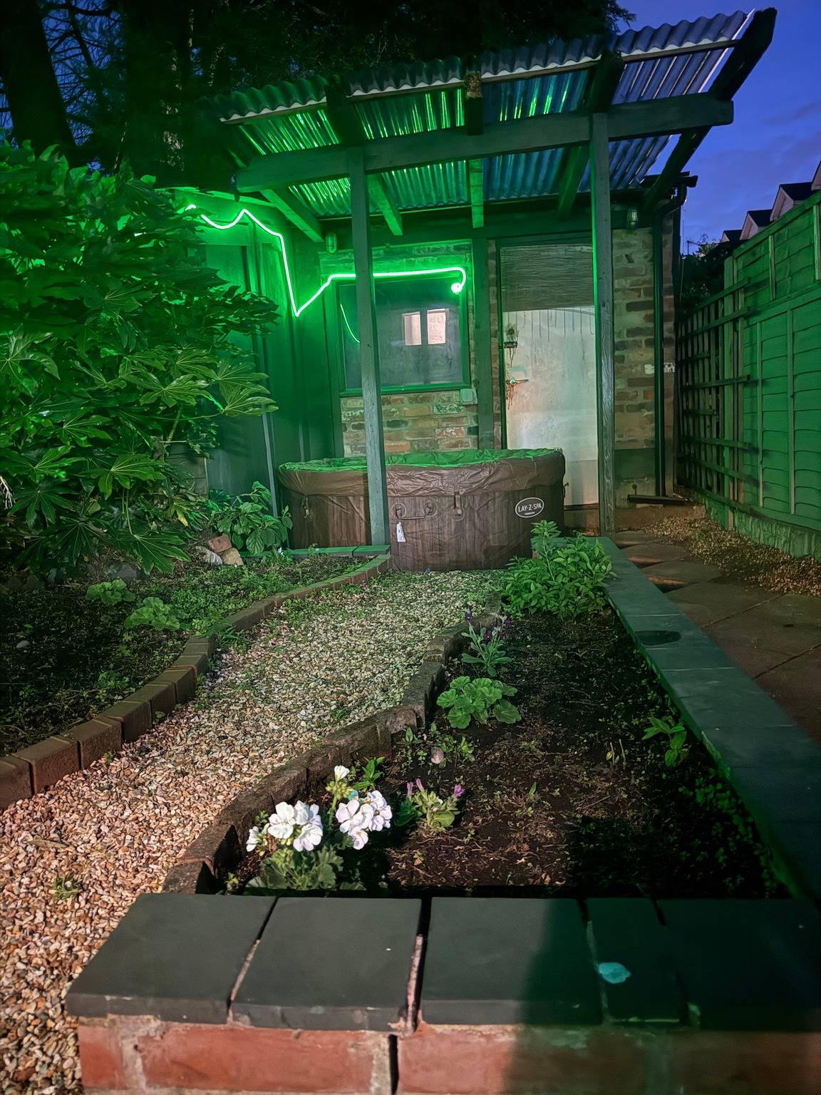 House Sleeps 8 with Hot Tub and Parking in Nottingham, Midlands del Este