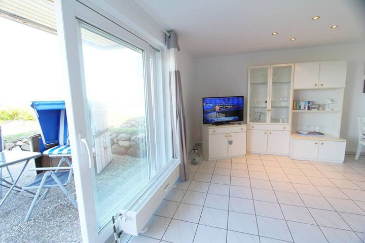 Ganze Wohnung, Großzügige Zweizimmer-Ferienwohnung in bester Lage in Wenningstedt in Wenningstedt, Sylt