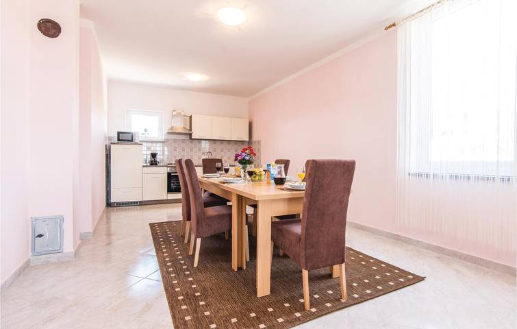 Ganze Ferienwohnung, Reizendes Apartment mit Meerblick, Terrasse, WLAN und Parkplatz in der Nähe von Posedarje in Novigradsko More, Zadar