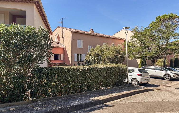 Apartamento vacacional entero, Refugio junto al mar: acogedor apartamento con terraza y aparcamiento cerca de la playa in Agay, Saint-Raphaël (Var)