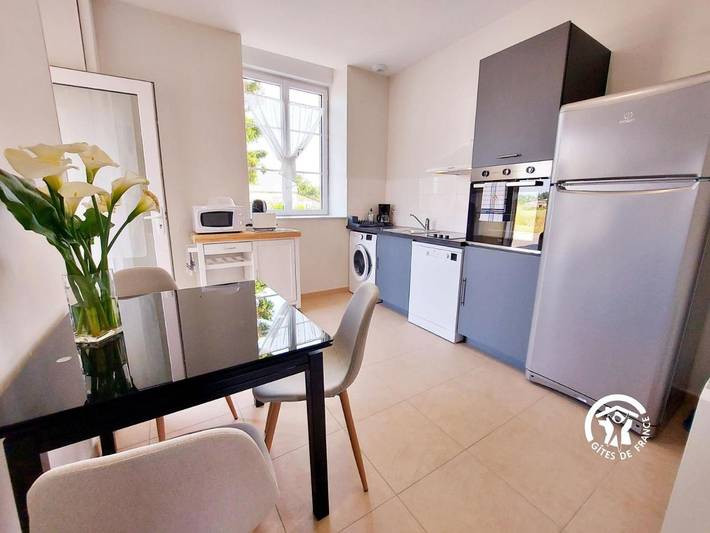 Location de vacances pour 2 personnes, avec jardin et terrasse à Saint-Aubin-du-Désert