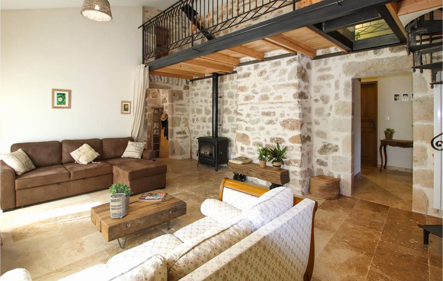 Charmant apt avec piscine, parking et jardin, près de Saint-Paul-le-Jeune in Banne, Parc national des Cévennes