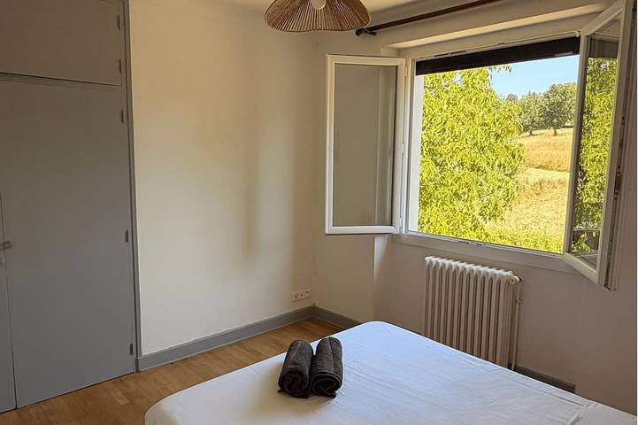 Location de vacances pour 12 personnes, avec Jardin à Saint-Laurent-les-Tours - 2