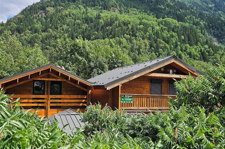 Chalet für 10 Personen, mit Balkon und Garten sowie Pool und Whirlpool - 1