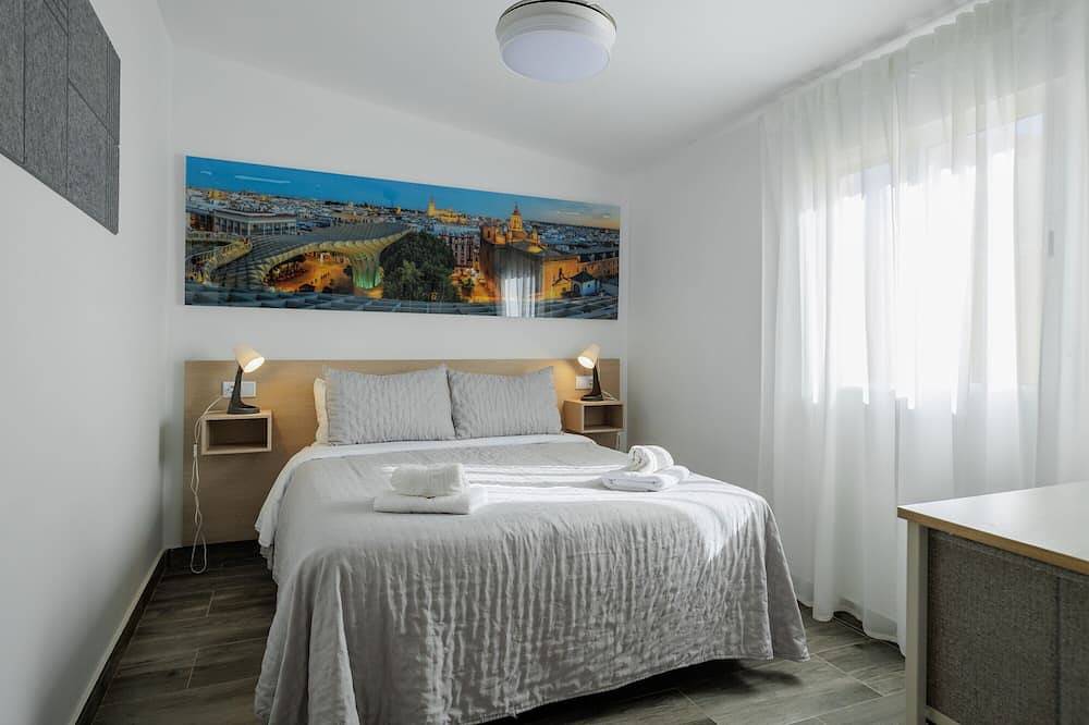 Country House 'Villa Con Piscina Cerca De Sevilla' with Private Pool, Wi-Fi and Air Conditioning in Hacienda de Tarazona, La Rinconada