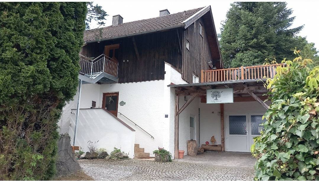 Ganze Ferienwohnung, Grey House - Ferienwohnung Grey House in Laufen, Rupertiwinkel